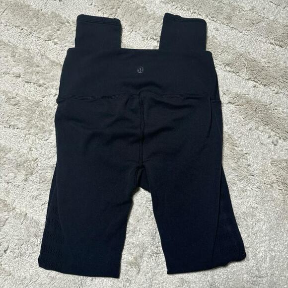 Lululemon Reveal 7/8 Tight - Picture 4 of 4